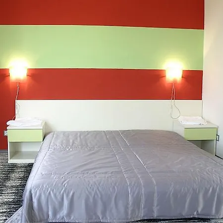 מלון Sunny Beauty Palace